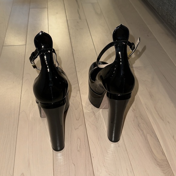 AUTHENTIC Valentino Ankle Strap Classic Platform Size 39.5 BRAND NEW - Picture 6 of 8